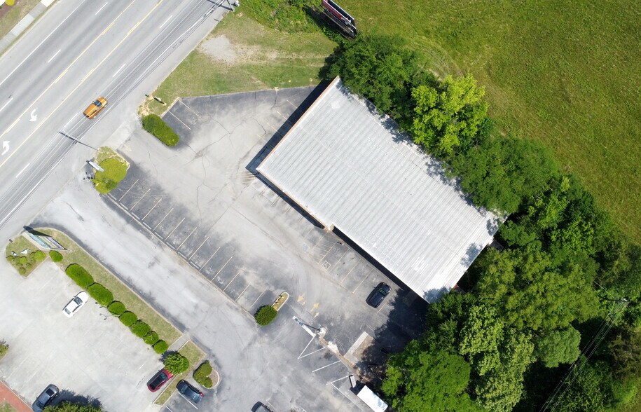 More Photos Of 856 Tennessee Ave, Etowah Drugstore For Lease