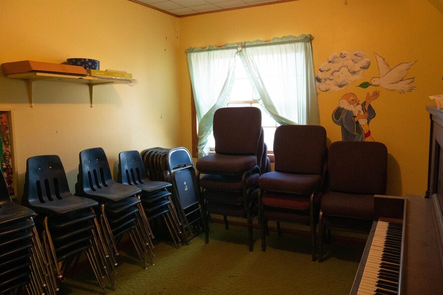 More Photos Of 501 S Topeka St, El Dorado Specialty For Sale