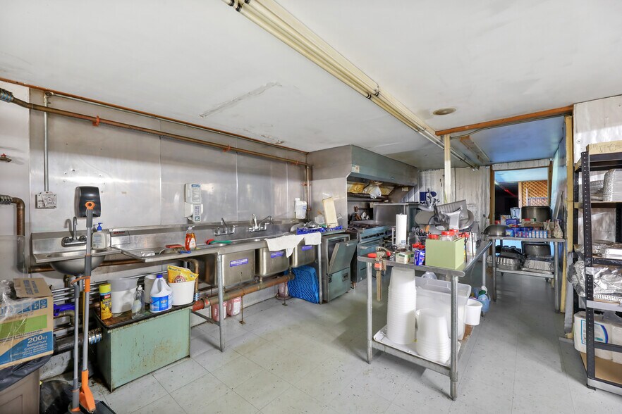 More Photos Of 1570 N Main St, Otis Restaurant For Sale