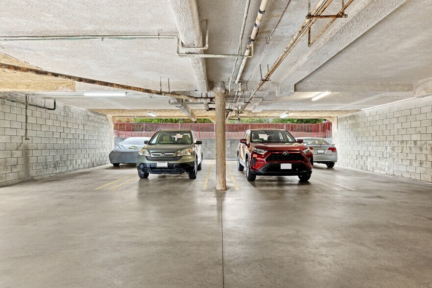 More Photos Of 8135 Reseda Blvd, Reseda Apartments For Sale