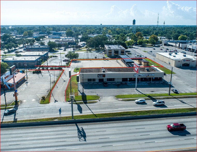 More Photos Of 123 W Main St, Humble Storefront For Sale