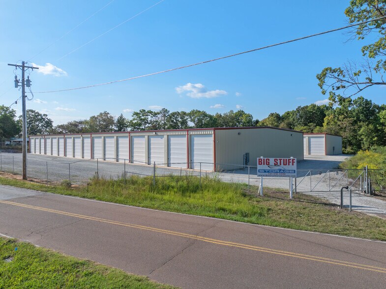 More Photos Of 50 Voss Ln, Huntingdon Self Storage For Sale