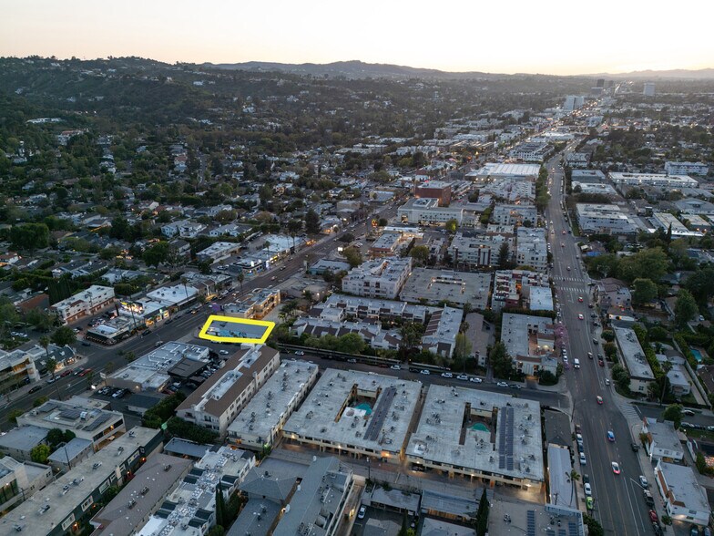 More Photos Of 13831 Ventura Blvd, Sherman Oaks Storefront For Sale