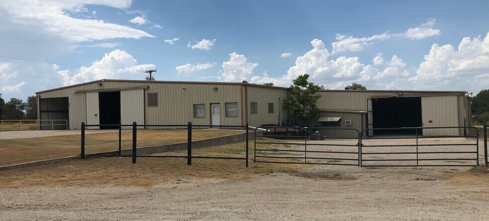 More Photos Of 1000 Ferguson Rd, Corsicana Warehouse For Sale