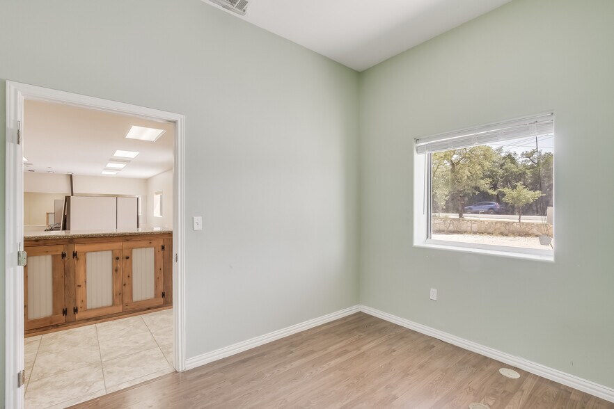 More Photos Of 3500 Lohmans Ford Rd, Lago Vista Warehouse For Sale