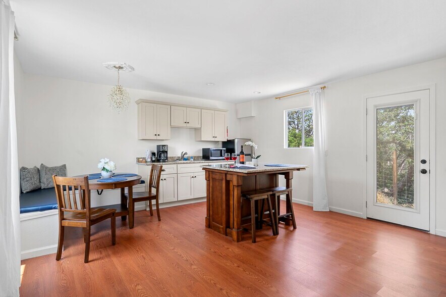 More Photos Of 1470 S Cranes Mill Rd, New Braunfels Lodge Meeting Hall For Sale