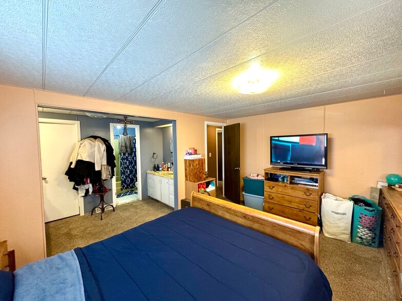 More Photos Of 4202 Cheyenne St, Cheyenne Multifamily For Sale