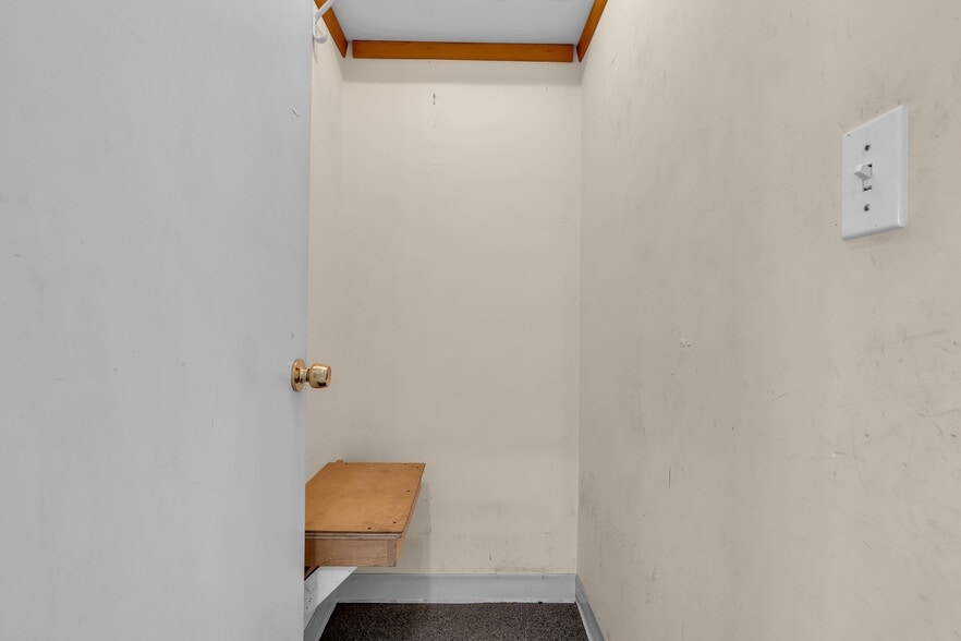 More Photos Of 150 Ocean Blvd N, Long Branch Flex For Lease