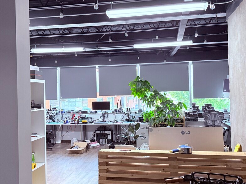 More Photos Of 391 Bank St, Ottawa Storefront Retail Office For Sale