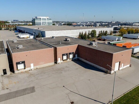 More Photos Of 1273 N Service Rd E, Mississauga Warehouse For Lease