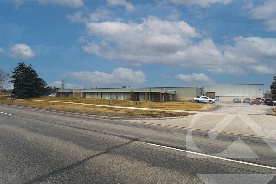 More Photos Of 33195 Harper Ave, Saint Clair Shores Manufacturing For Sale