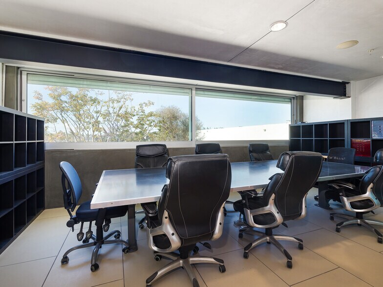 More Photos Of 215-237 California St, El Segundo Loft Creative Space For Lease