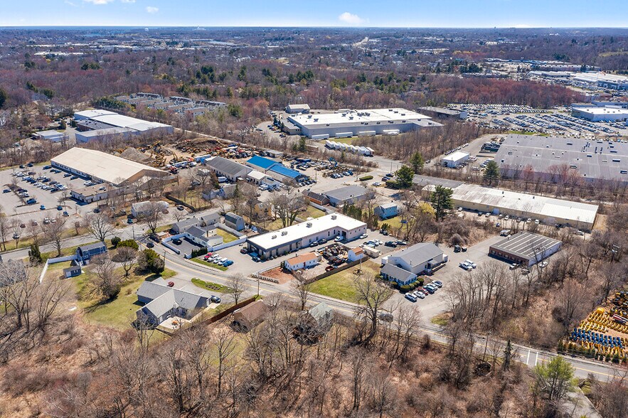 More Photos Of 6 Garden St, Danvers Service For Lease