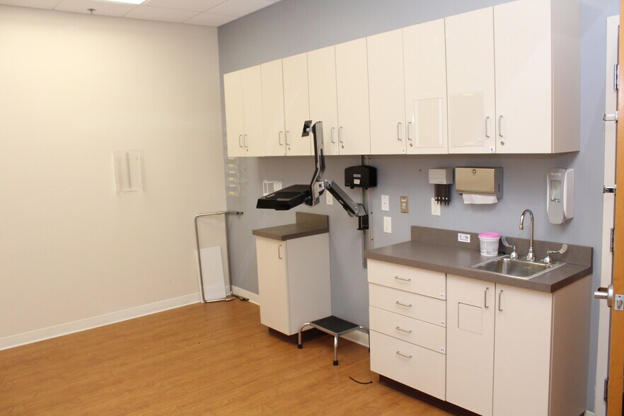 More Photos Of 340 E Main St, Milford Restaurant For Lease