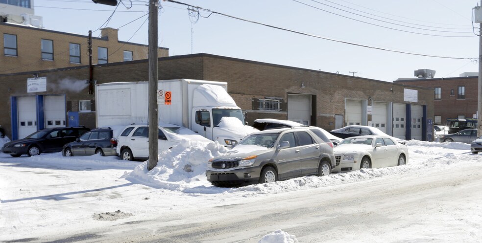 More Photos Of 8275-8285 Rue Mayrand, Montréal Auto Repair For Sale