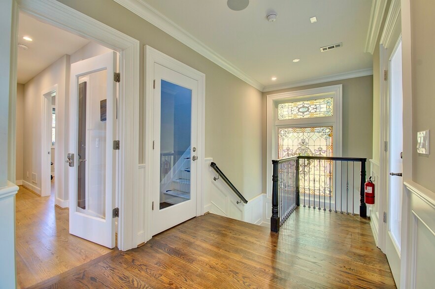 More Photos Of 33 N Fort Thomas Ave, Fort Thomas Office For Sale