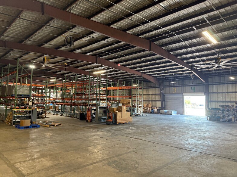 More Photos Of 215 W Grant St, Orlando Warehouse For Lease