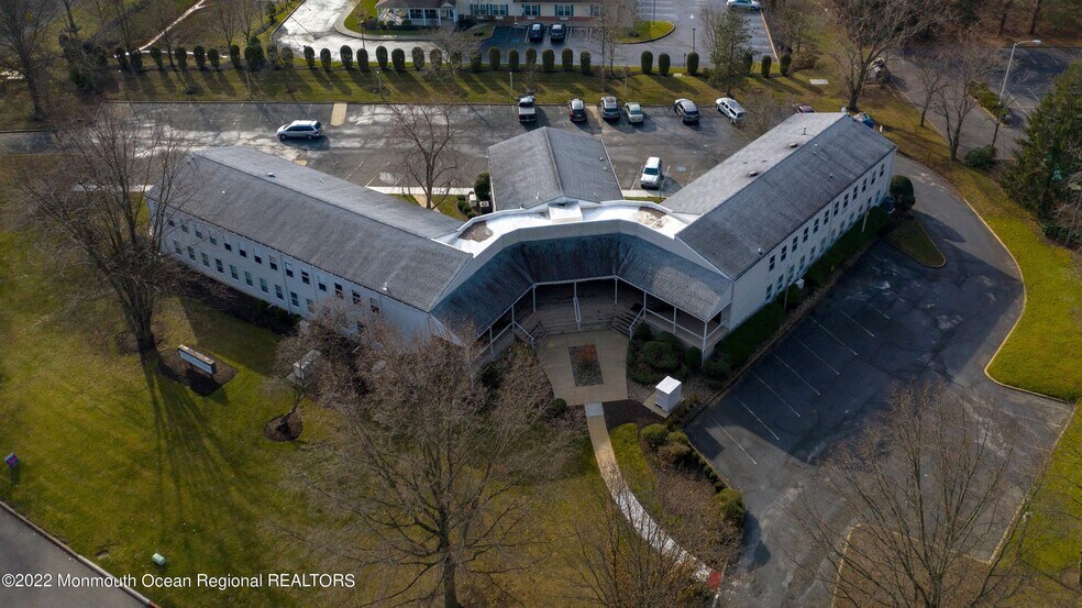 More Photos Of 59 Avenue at the Commons, Shrewsbury Medical For Lease