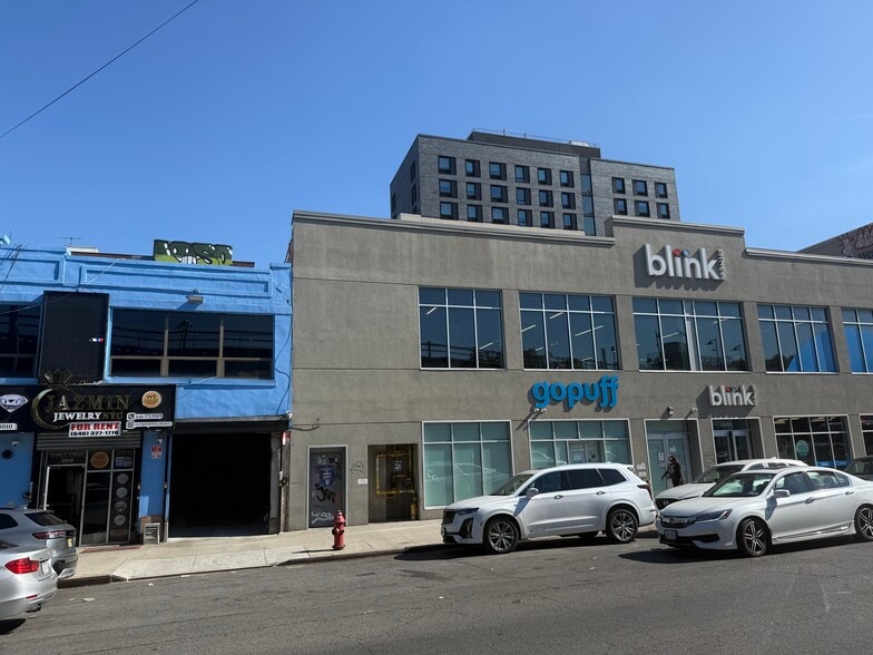 More Photos Of 3008-3010 Jerome Ave, Bronx Warehouse For Lease