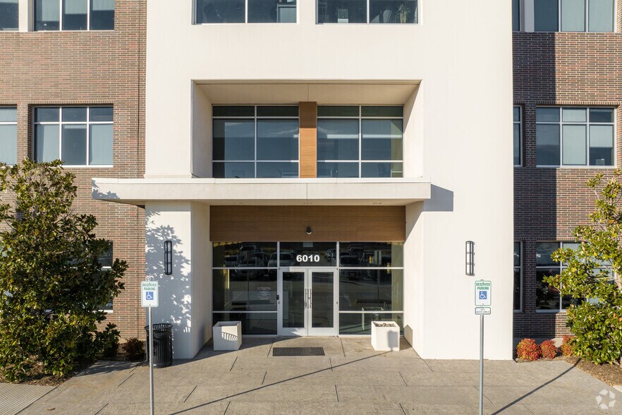 More Photos Of 6010 W spring creek Pky, Plano Coworking Space