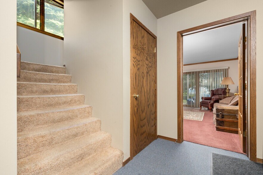 More Photos Of 10343 E Hilltop Rd, Suttons Bay Winery Vineyard For Sale