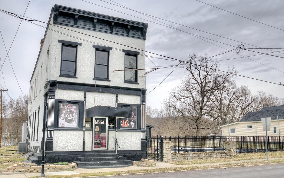 More Photos Of 18 Pike St, Bromley Storefront Retail Residential For Sale