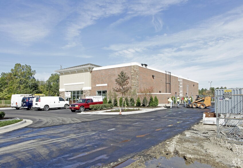 More Photos Of 30752-30758 Telegraph Rd, Bingham Farms Restaurant For Lease