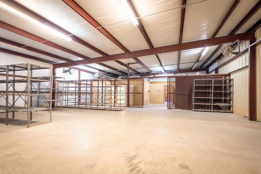 More Photos Of 180 Spring Mountain Dr, Canyon Lake Distribution For Sale