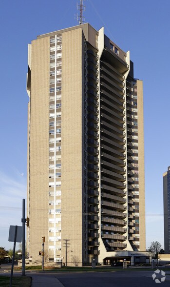 More Photos Of 900 Dynes Rd, Ottawa Apartments For Lease