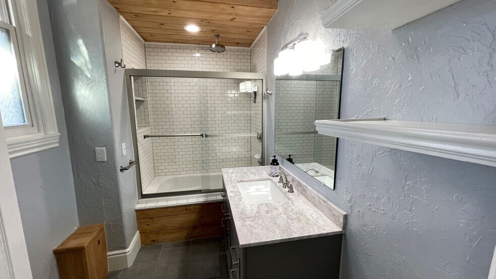 More Photos Of 415 N Muskogee Ave, Tahlequah Storefront Retail Residential For Sale