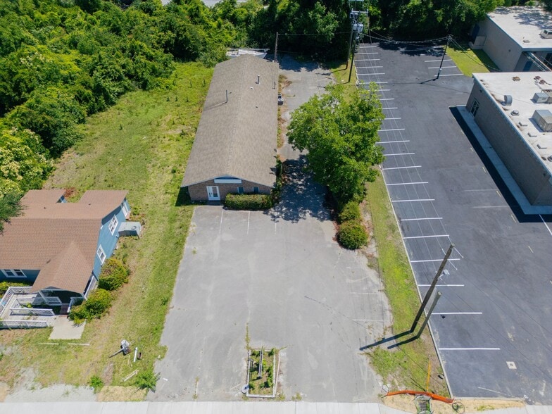 More Photos Of 3421 Wrightsville Ave, Wilmington Storefront Retail Office For Sale