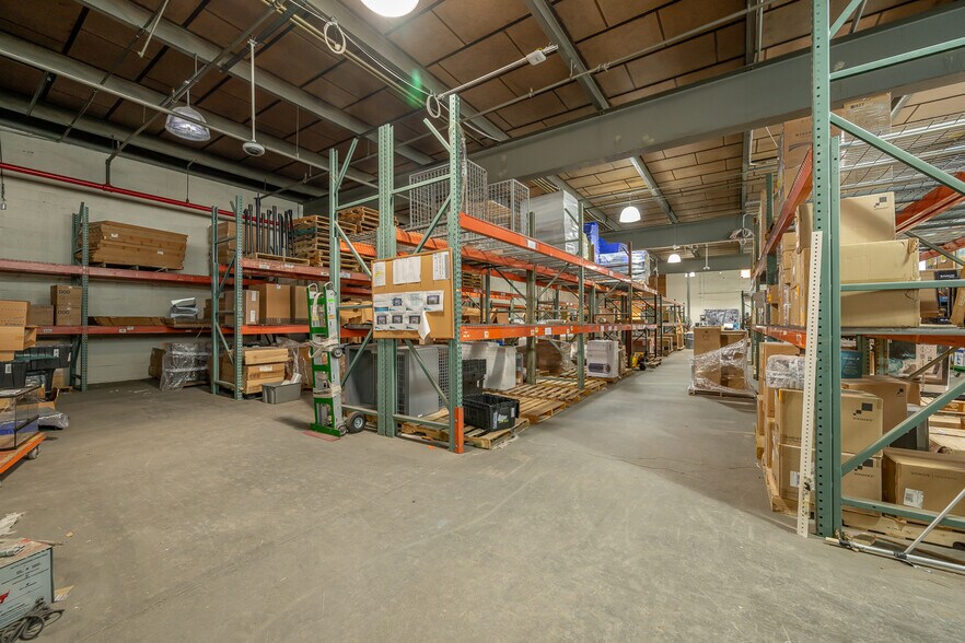More Photos Of 4829 31st Pl, Long Island City Warehouse For Lease