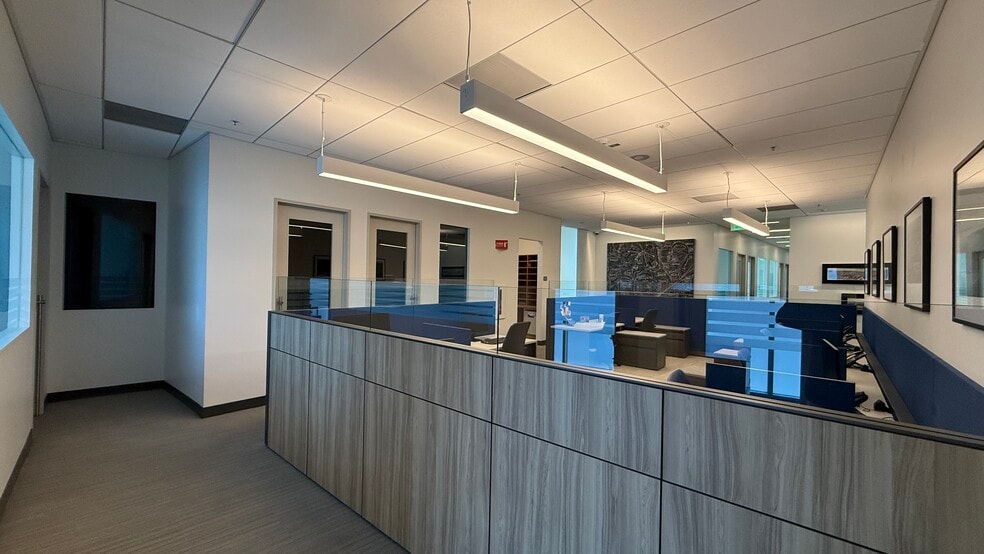 More Photos Of 243 N Canon Dr, Beverly Hills Office For Lease