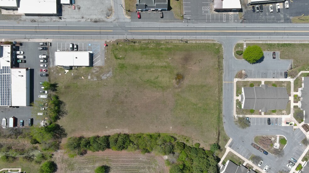 More Photos Of 504 N Bi State Blvd, Delmar Freestanding For Lease