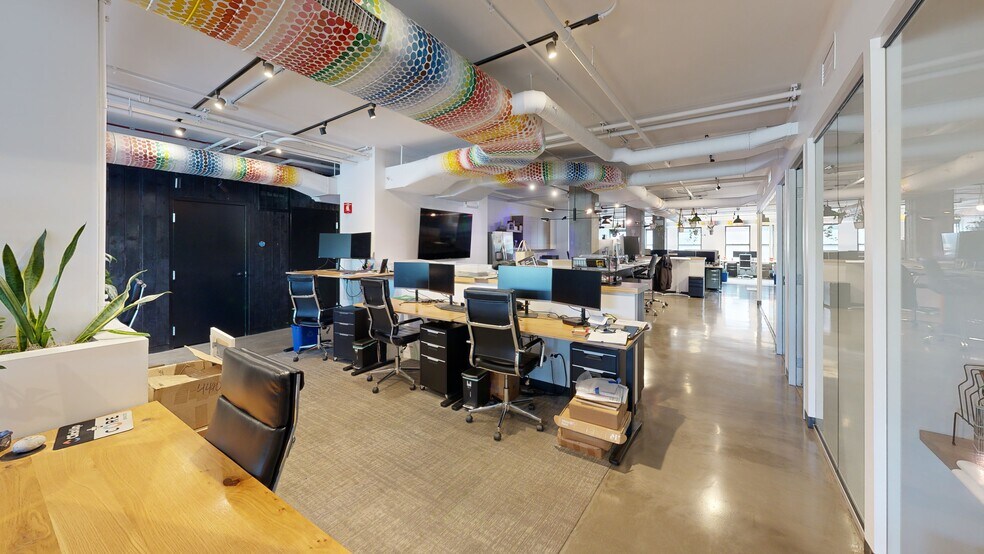 More Photos Of 1643 N Milwaukee Ave, Chicago Office For Lease