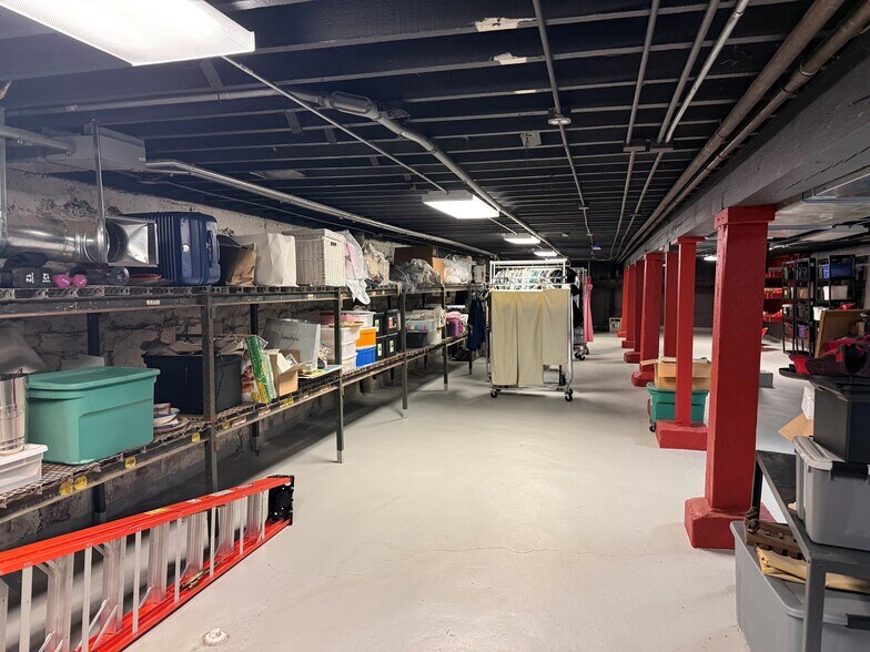 More Photos Of 1109 W Fulton Market, Chicago Flex For Sale