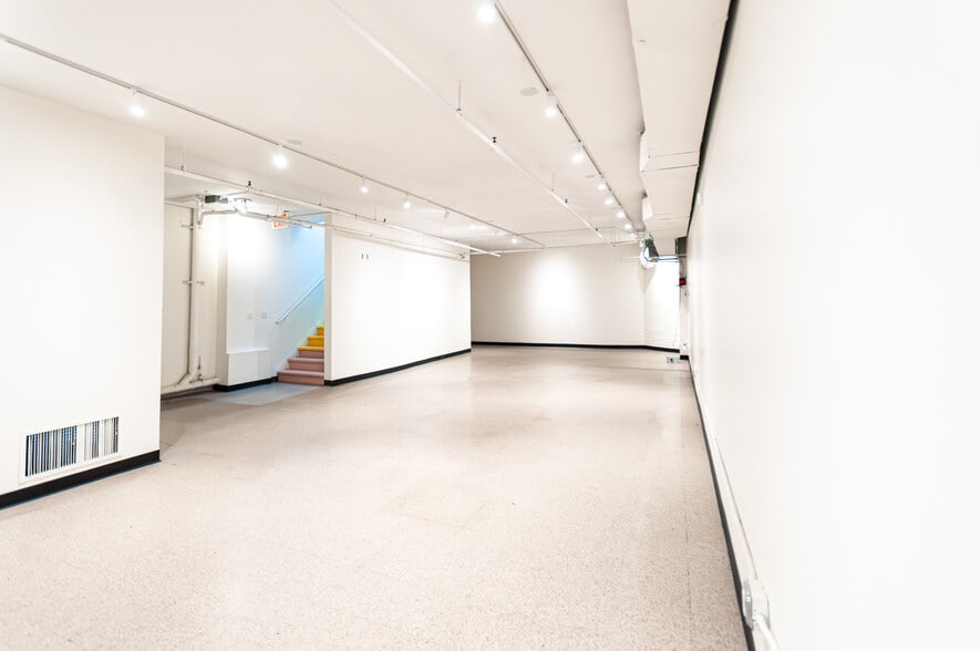 More Photos Of 21 Warren St, New York Apartments For Lease