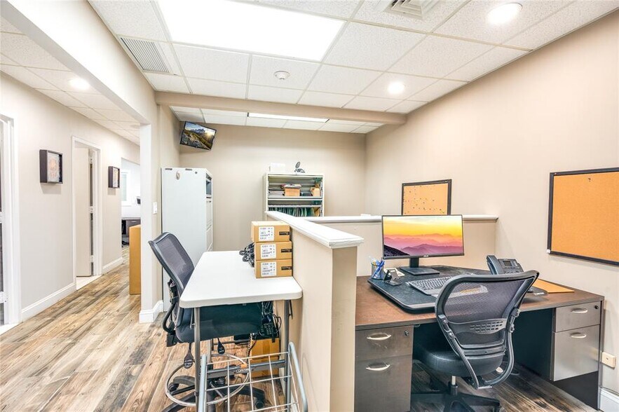 More Photos Of 37-14 13th St, Long Island City Warehouse For Sale