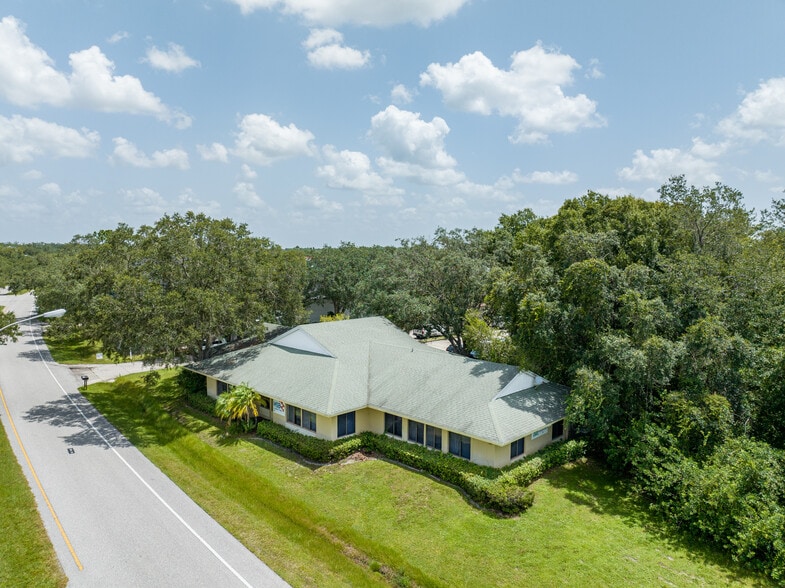 More Photos Of 31 Sarasota Center Blvd, Sarasota Office For Lease