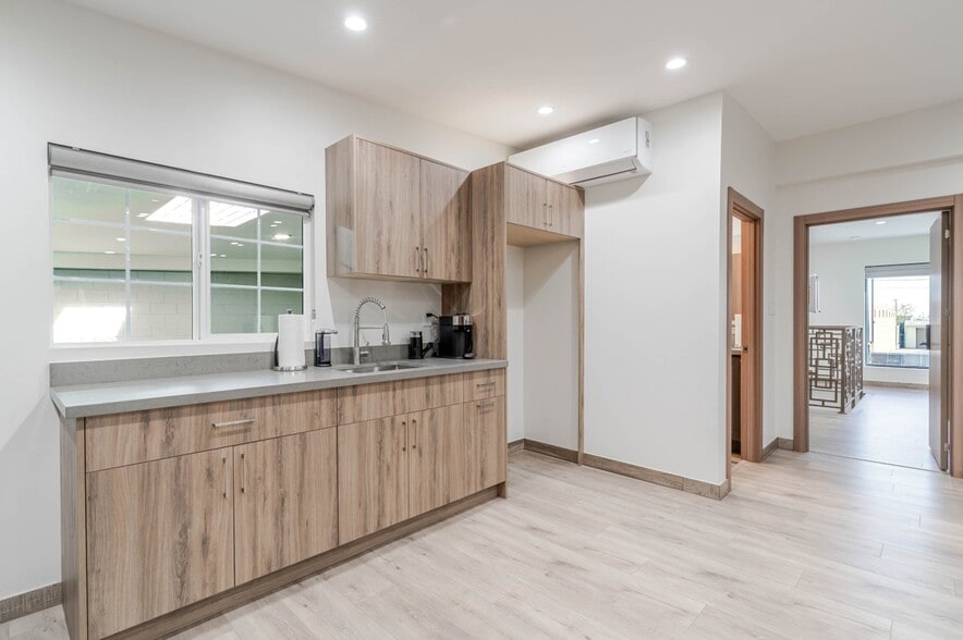 More Photos Of 11635-11637 Tuxford St, Sun Valley Warehouse For Sale