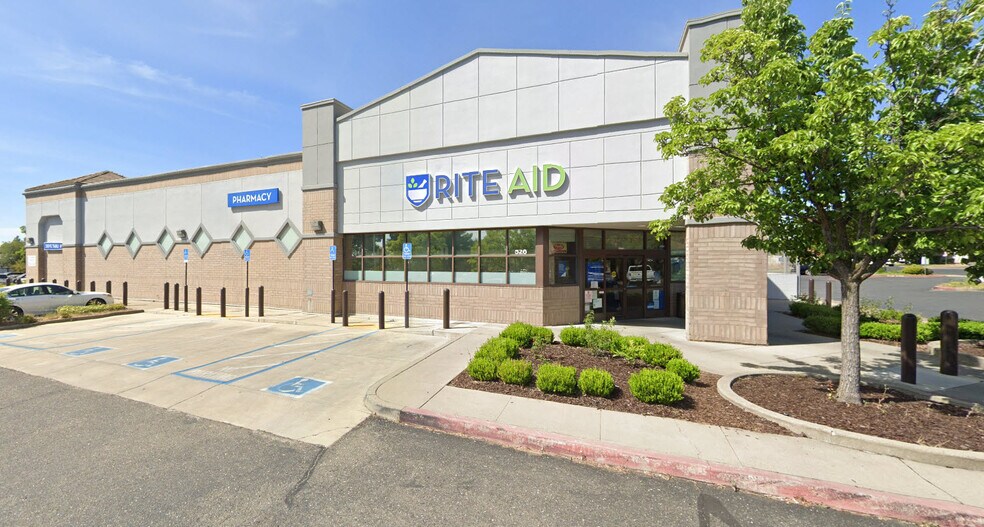Primary Photo Of 526 E Bidwell St, Folsom Drugstore For Lease