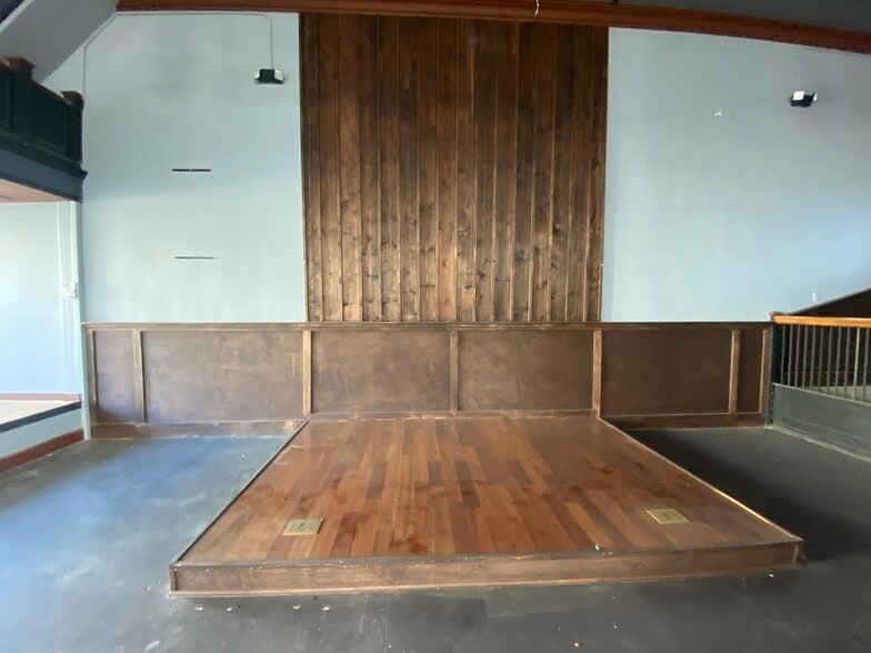 More Photos Of 220 S Campbell Ave, Springfield Storefront Retail Office For Sale