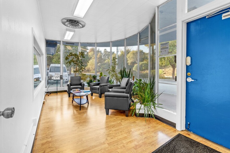 More Photos Of 2300 Portola Dr, Santa Cruz Warehouse For Sale