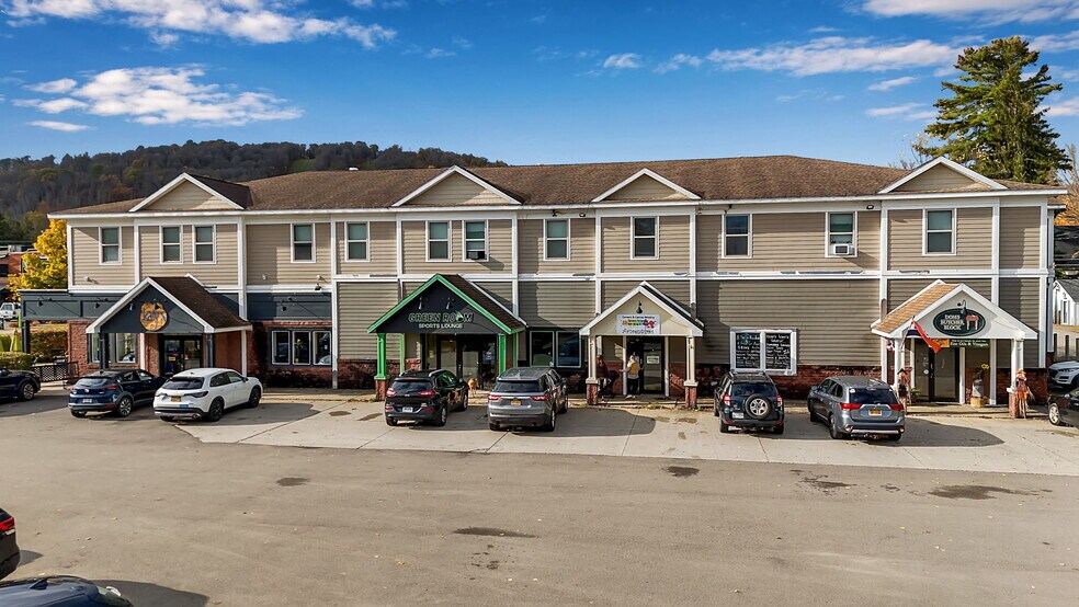 More Photos Of 38 Washington St, Ellicottville Storefront For Sale