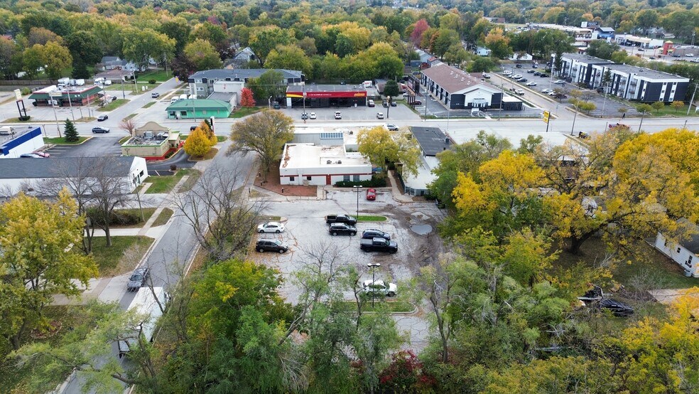 More Photos Of 5601 Douglas Ave, Des Moines Office For Sale