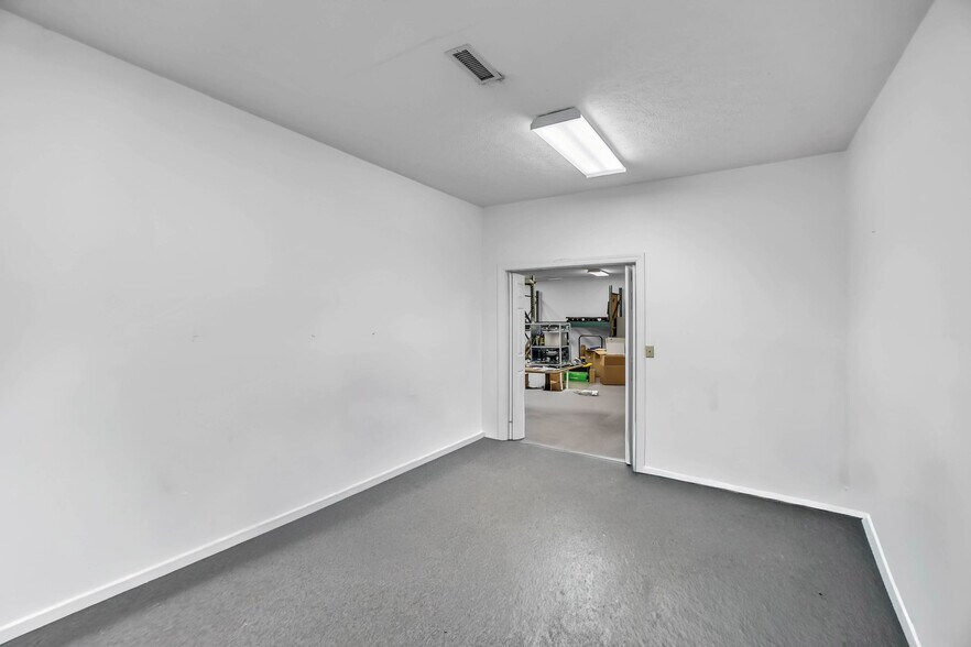 More Photos Of 5 Industrial Park Dr, Hendersonville Freestanding For Sale