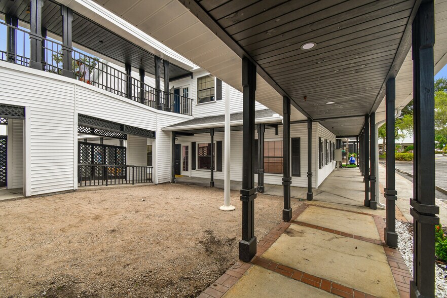 More Photos Of 300 E Bay Dr, Largo Office For Sale