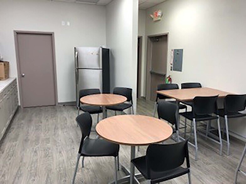 More Photos Of 289 N Plank Rd, Newburgh Office For Lease