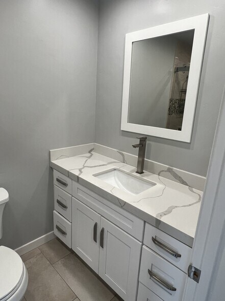 More Photos Of 211-311 Semicircular Road, Menlo Park, Menlo Park Apartments For Sale
