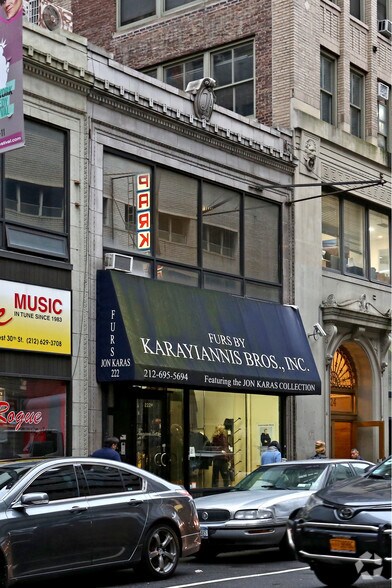 More Photos Of 222 W 30th St, New York Storefront Retail Office For Lease